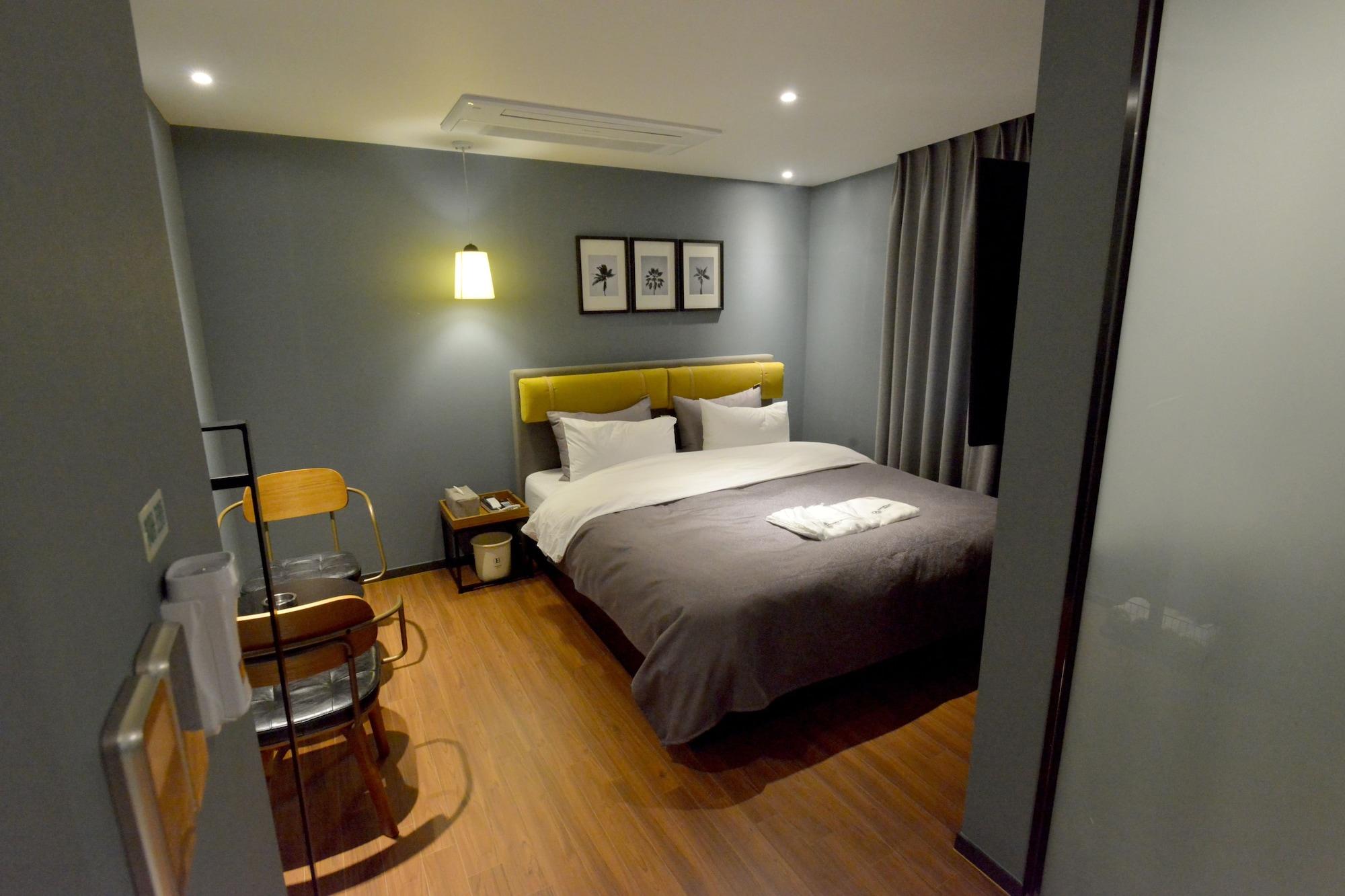 Brown Dot Hotel Changwon Exterior foto