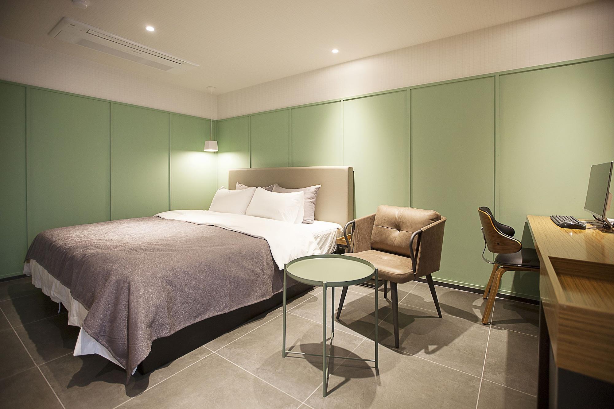 Brown Dot Hotel Changwon Exterior foto