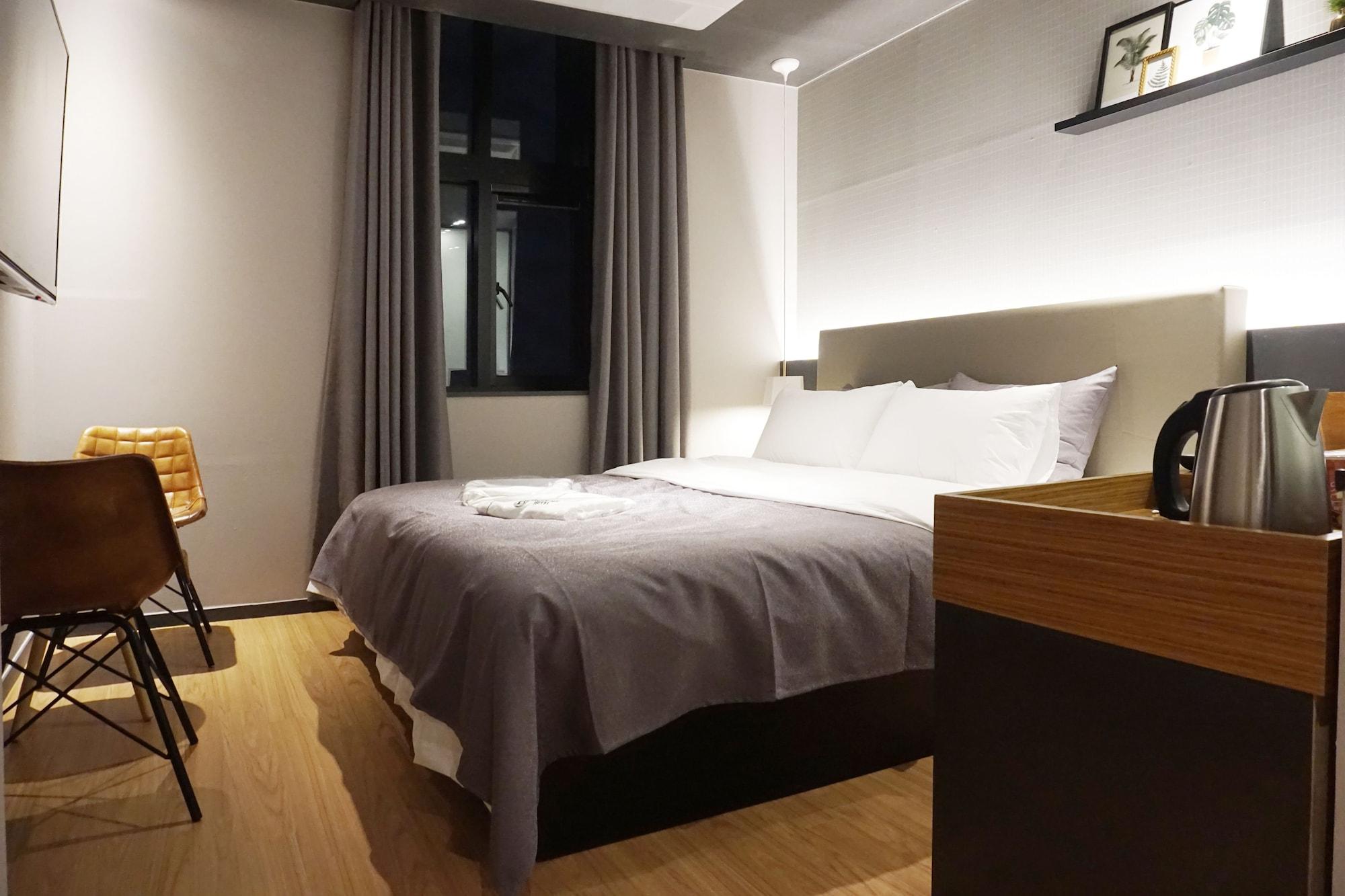 Brown Dot Hotel Changwon Exterior foto