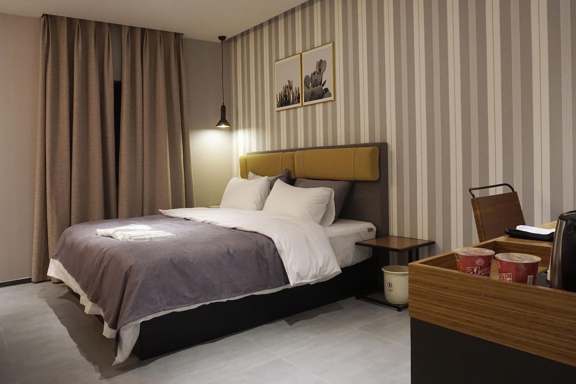 Brown Dot Hotel Changwon Exterior foto