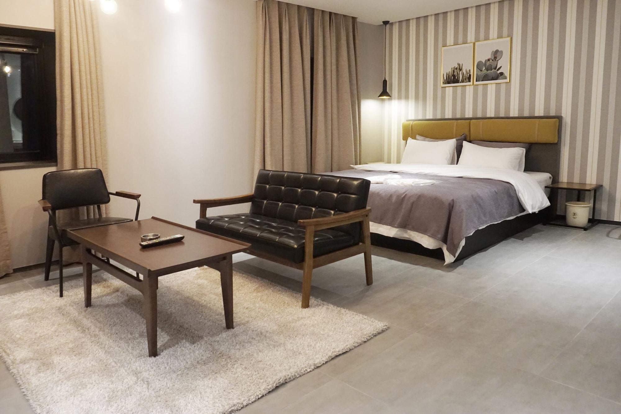 Brown Dot Hotel Changwon Exterior foto