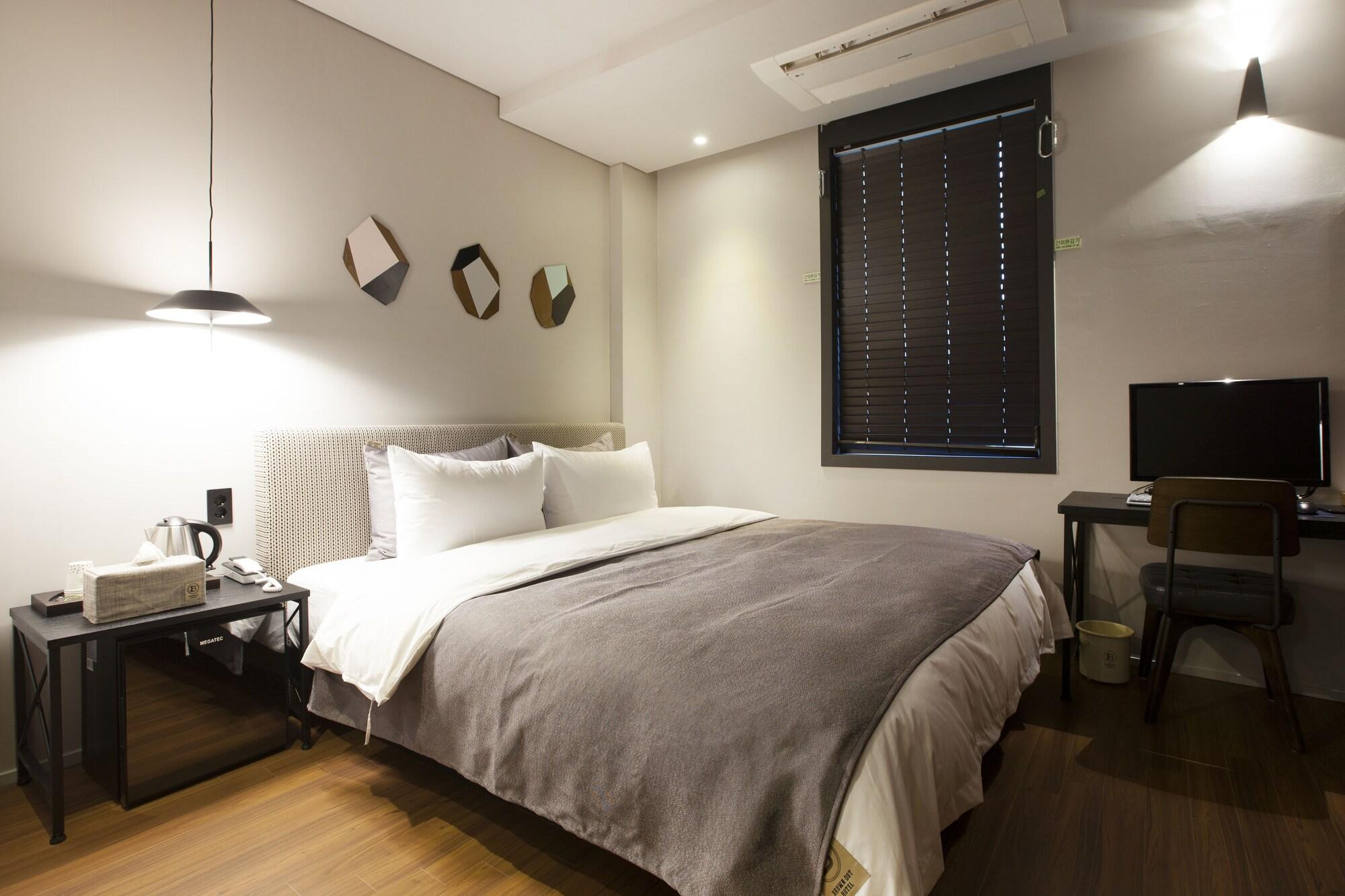 Brown Dot Hotel Changwon Exterior foto