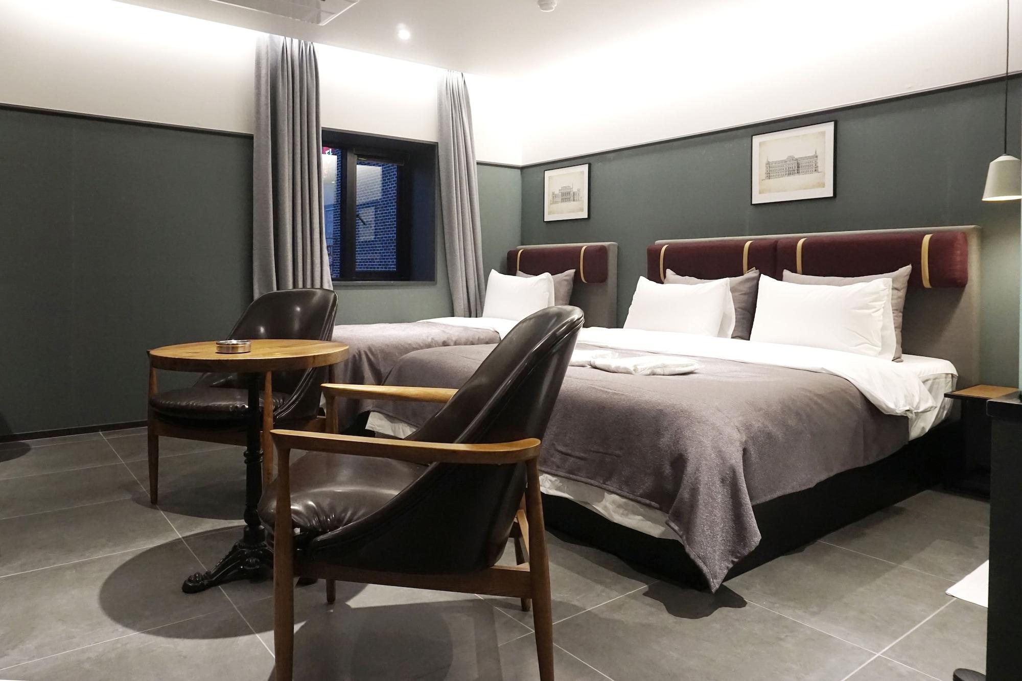 Brown Dot Hotel Changwon Exterior foto