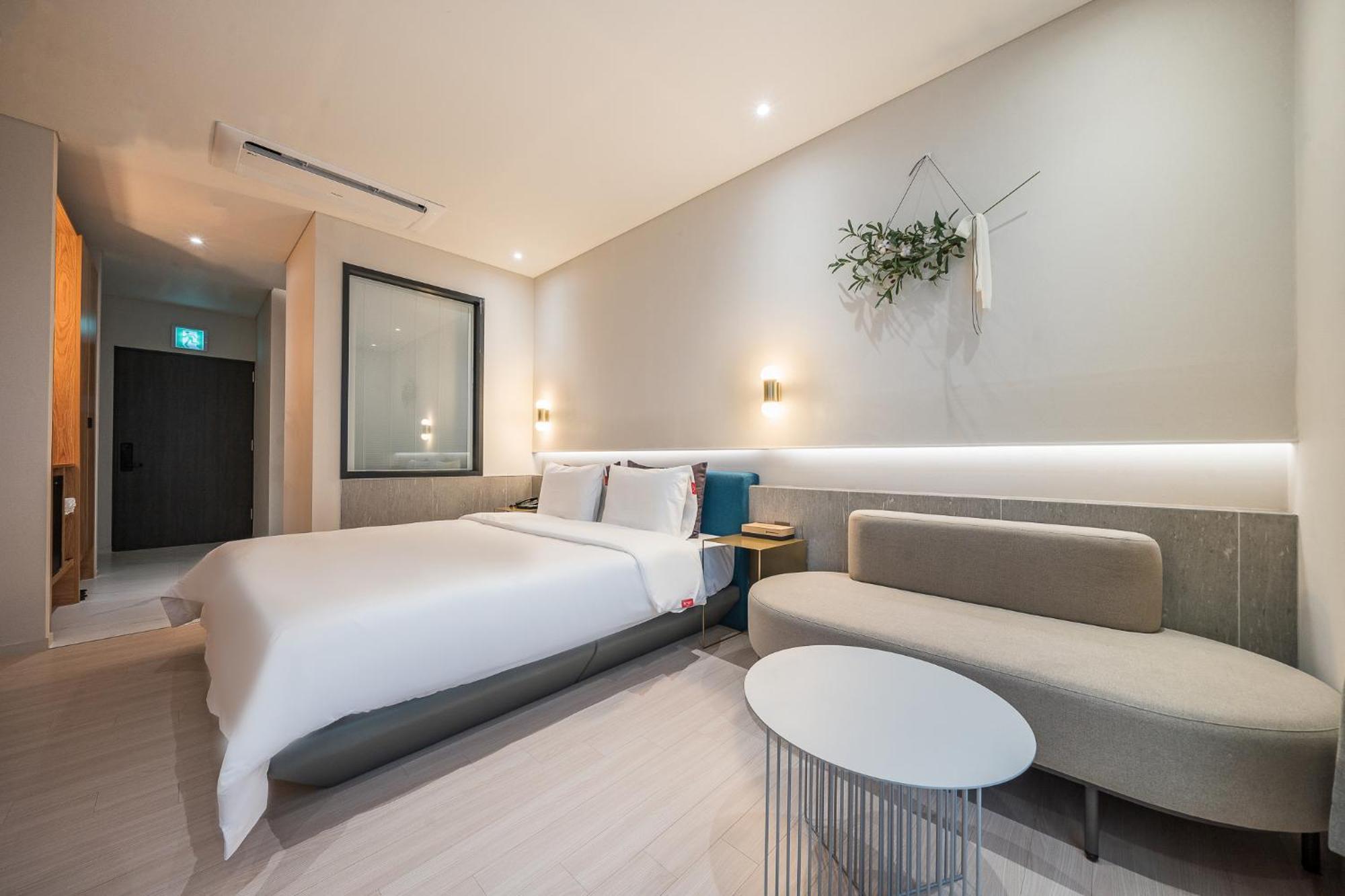 Brown Dot Hotel Changwon Exterior foto